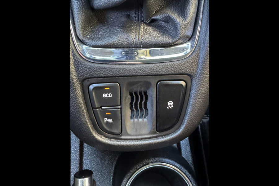 Opel Zafira 1.6 Turbo 120 Jahre Edition 7persoons I Navigatie I Airco I PDC I Achteruitrij camera I LED I Trekhaak I Dealer onderh