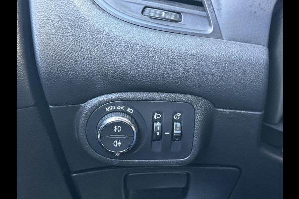 Opel Zafira 1.6 Turbo 120 Jahre Edition 7persoons I Navigatie I Airco I PDC I Achteruitrij camera I LED I Trekhaak I Dealer onderh