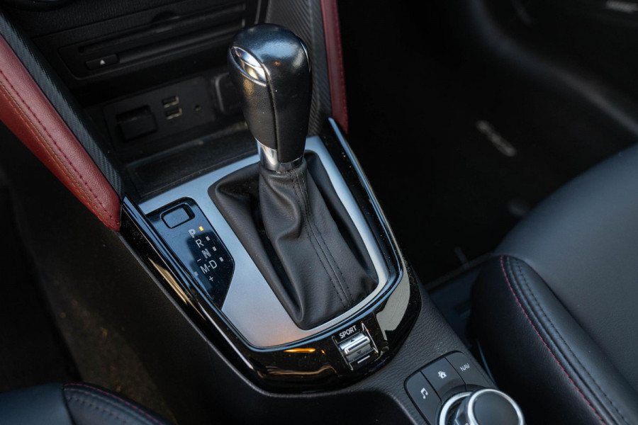 Mazda CX-3 2.0 SkyActiv-G 120 GT-M Leer stoelverwarming Navi automaat