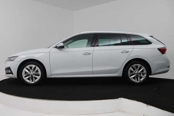 Škoda Octavia Combi 1.0 e-TSI Business Edition Plus Automaat (NAVIGATIE, TREKHAAK, STOELVERWARMING, CARPLAY, GOED ONDERHOUDEN)