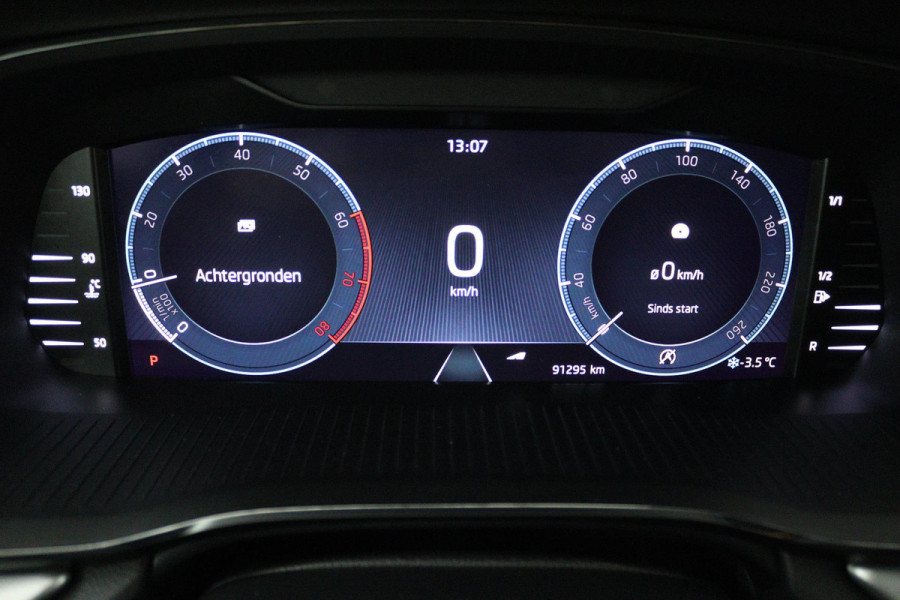 Škoda Octavia Combi 1.0 e-TSI Business Edition Plus Automaat (NAVIGATIE, TREKHAAK, STOELVERWARMING, CARPLAY, GOED ONDERHOUDEN)