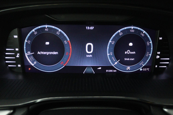 Škoda Octavia Combi 1.0 e-TSI Business Edition Plus Automaat (NAVIGATIE, TREKHAAK, STOELVERWARMING, CARPLAY, GOED ONDERHOUDEN)