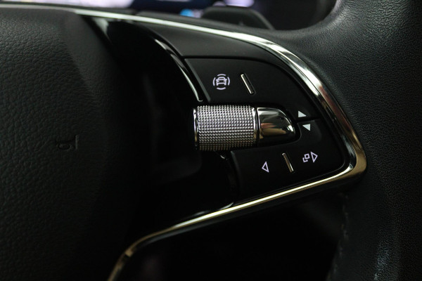 Škoda Octavia Combi 1.0 e-TSI Business Edition Plus Automaat (NAVIGATIE, TREKHAAK, STOELVERWARMING, CARPLAY, GOED ONDERHOUDEN)