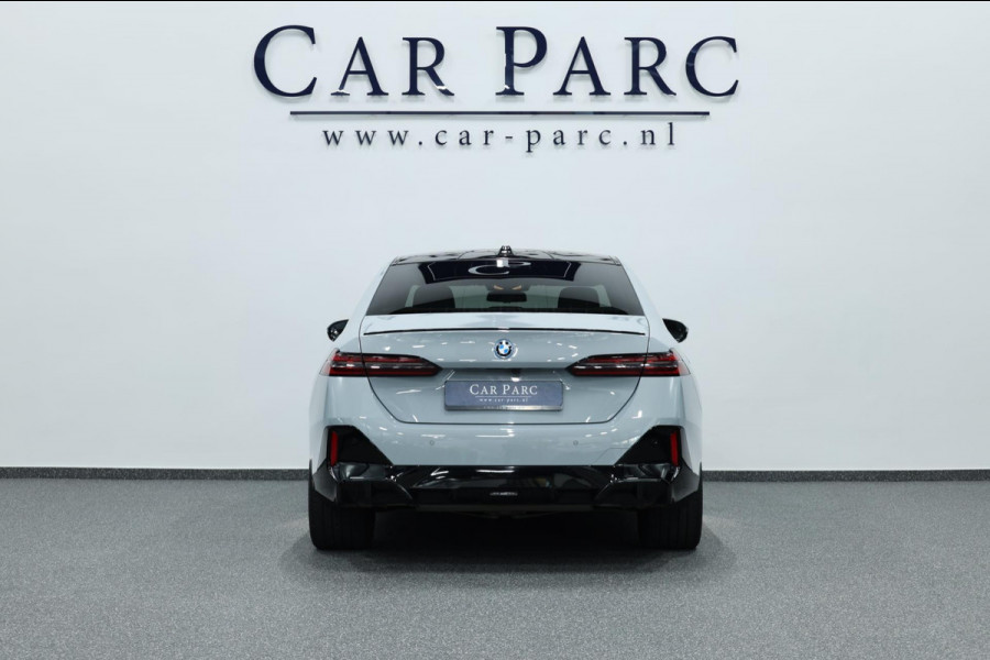 BMW 5 Serie 550e xDrive 489+PK M-Performance LASERLIGHT/BOWERS & WILKINS/PANO/LEDER/HUD/20" LMV/360 CAM/ACC/ECC/FABRIEKSGARANTIE!