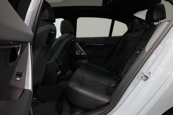 BMW 5 Serie 550e xDrive 489+PK M-Performance LASERLIGHT/BOWERS & WILKINS/PANO/LEDER/HUD/20" LMV/360 CAM/ACC/ECC/FABRIEKSGARANTIE!