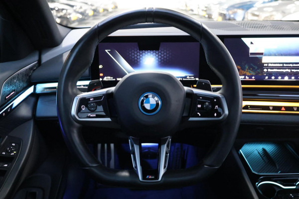 BMW 5 Serie 550e xDrive 489+PK M-Performance LASERLIGHT/BOWERS & WILKINS/PANO/LEDER/HUD/20" LMV/360 CAM/ACC/ECC/FABRIEKSGARANTIE!
