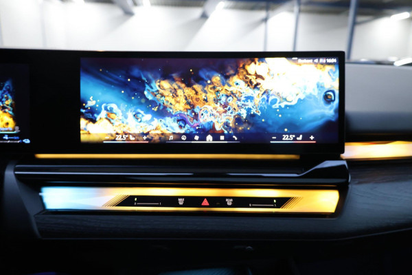 BMW 5 Serie 550e xDrive 489+PK M-Performance LASERLIGHT/BOWERS & WILKINS/PANO/LEDER/HUD/20" LMV/360 CAM/ACC/ECC/FABRIEKSGARANTIE!