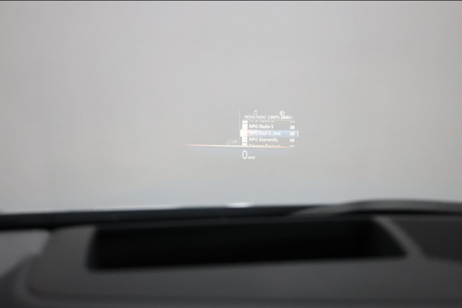 BMW 5 Serie 550e xDrive 489+PK M-Performance LASERLIGHT/BOWERS & WILKINS/PANO/LEDER/HUD/20" LMV/360 CAM/ACC/ECC/FABRIEKSGARANTIE!