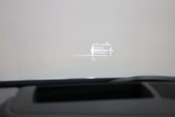 BMW 5 Serie 550e xDrive 489+PK M-Performance LASERLIGHT/BOWERS & WILKINS/PANO/LEDER/HUD/20" LMV/360 CAM/ACC/ECC/FABRIEKSGARANTIE!