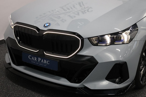 BMW 5 Serie 550e xDrive 489+PK M-Performance LASERLIGHT/BOWERS & WILKINS/PANO/LEDER/HUD/20" LMV/360 CAM/ACC/ECC/FABRIEKSGARANTIE!