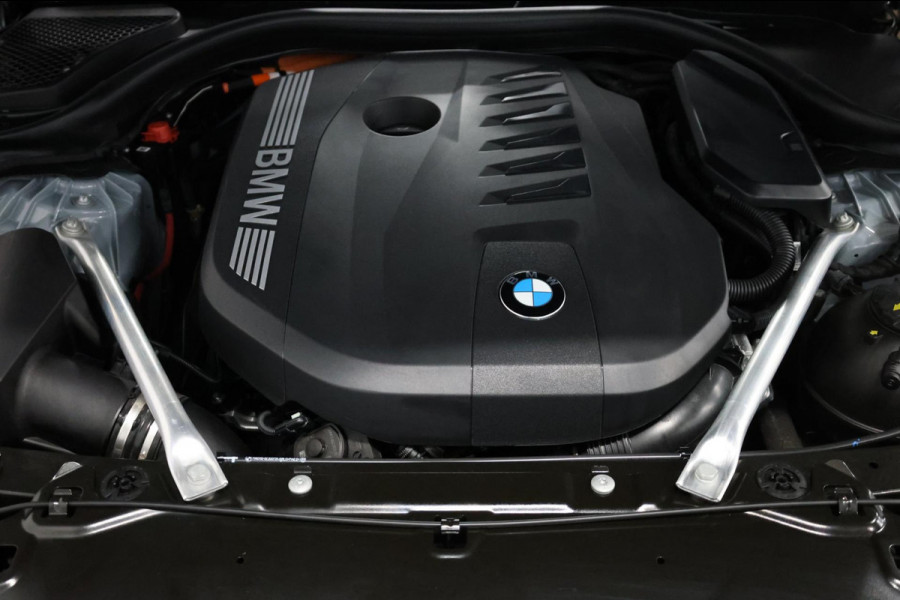 BMW 5 Serie 550e xDrive 489+PK M-Performance LASERLIGHT/BOWERS & WILKINS/PANO/LEDER/HUD/20" LMV/360 CAM/ACC/ECC/FABRIEKSGARANTIE!