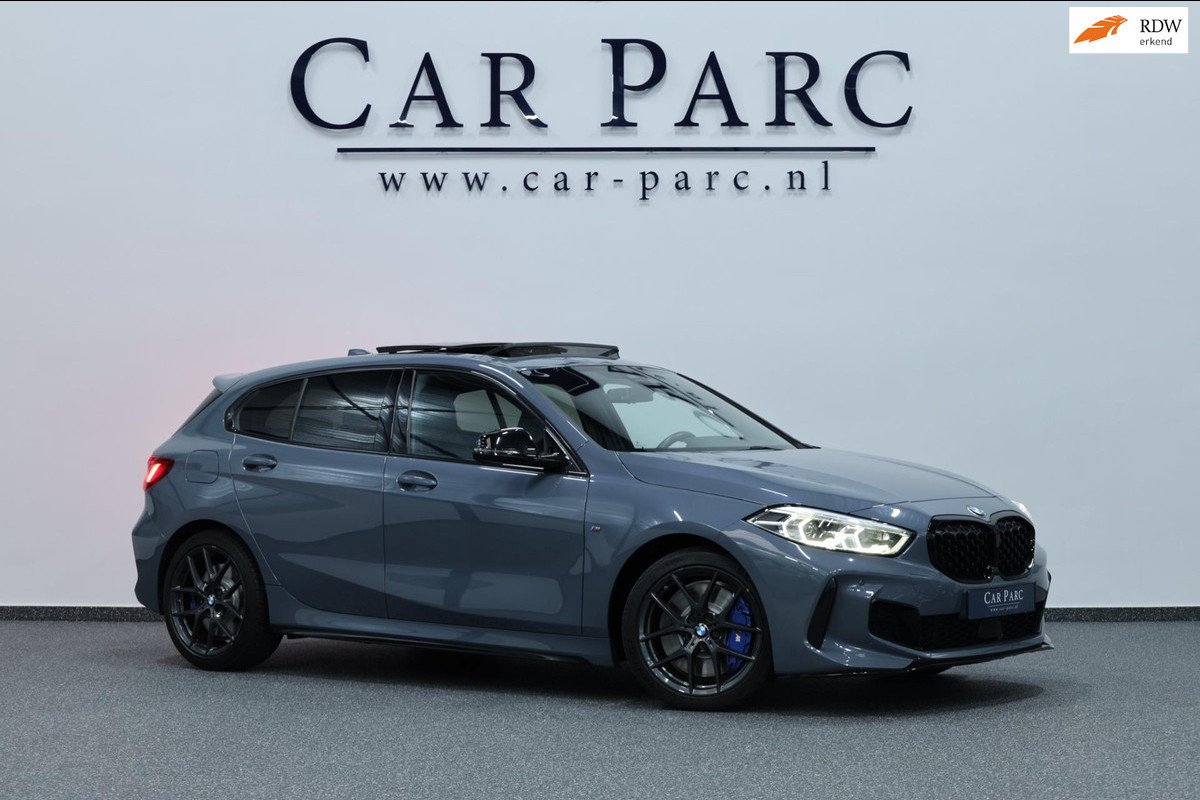 BMW 1-serie M135i xDrive M-PERFORMANCE/LED/VIRTUAL/SFEER/PANO/ALCANTARA+S.VERWARMING/LMV/CRUISE/ECC/12 MND GARANTIE!
