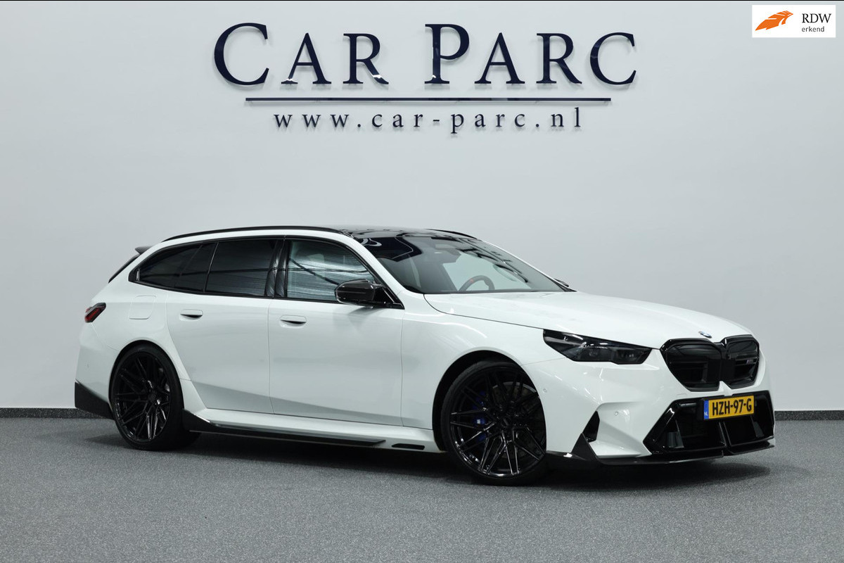 BMW 5 Serie Touring M5 840+PK BTW/AKRAPOVIC/M-PERFORMANCE CARBON/22" VOSSEN/BOWERS & WILKINS/PANO/HUD/ACC/ECC/FABRIEKSGARANTIE!