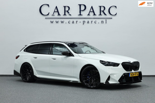BMW 5 Serie Touring M5 840+PK BTW/AKRAPOVIC/M-PERFORMANCE CARBON/22" VOSSEN/BOWERS & WILKINS/PANO/HUD/ACC/ECC/FABRIEKSGARANTIE!