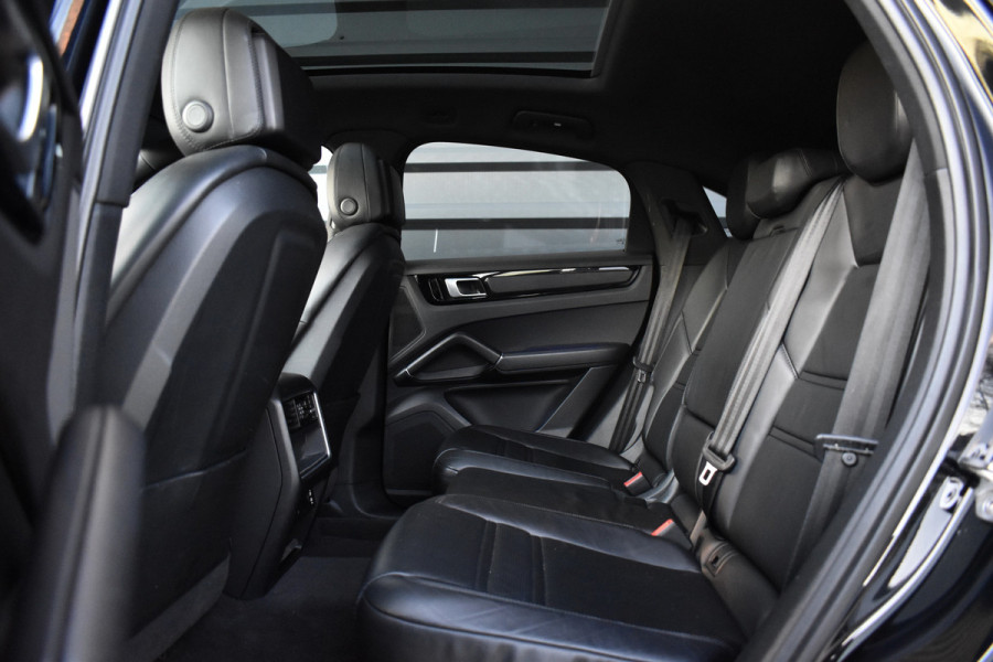 Porsche Cayenne Coupé 3.0 E-Hybrid 462pk SportDesign | Pano | Massage | 360 Camera | Stoelventilatie | Luchtvering | Bose | Orig. NL |
