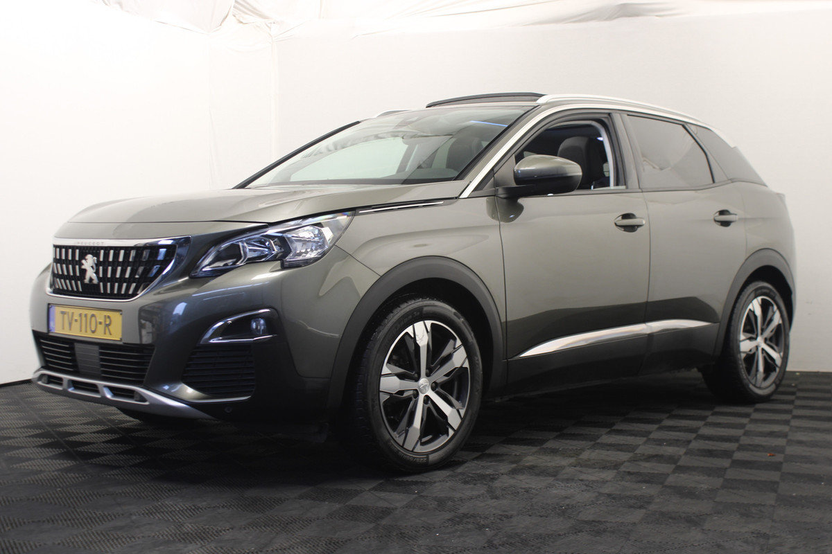 Peugeot 3008 1.2 PureTech Allure Pano