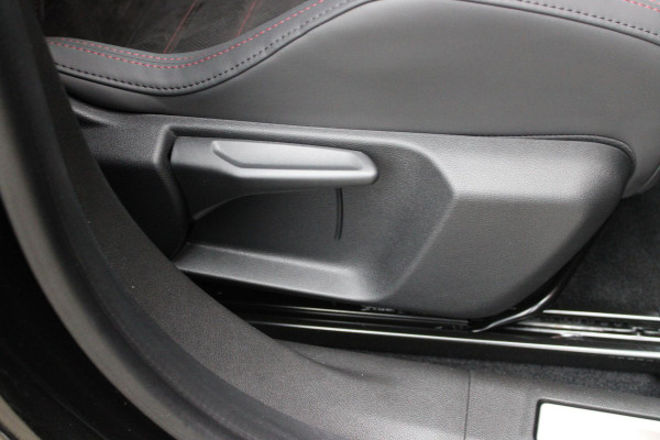 Alfa Romeo junior Elettrica VELOCE 280PK 54 kWh | SPORT PACK (SABELT SPORTSTOELEN ELEKTRISCH BEDIENBAAR OP DE BESTUURDERSSTOEL/STOEL VERWARMING/ALUMINIUM INSTAPLIJSTEN EN PEDALEN/PERFROMANCE STUURWIEL MET ALCANTARA/PERFORMANCE BODYKIT "PROGRESSO"/AMBIENT LIGHT/GETINTE ACHETRRUITEN | TECHNO PACK (LED MATRIX KOPLAMPEN/AUTOMATISCH DIMMENDE BINNENSPIEGEL/DRAADLOZE TELEFOONLADER/DODEHOEK DETECTIE/NAVIGATIE/ELEKTRISCH BEDIENBARE ACHTERKLEP/KEYLESS ENTRY/KEYLESS START/ADAPTIVE CRUISE CONTROL/ACHTERUITRIJ CAMERA) | DRAADLOZE APPLE CARPLAY/ANDROID AUTO | 20" LICHTMETALEN VELGEN "VENTI" | RODE RE