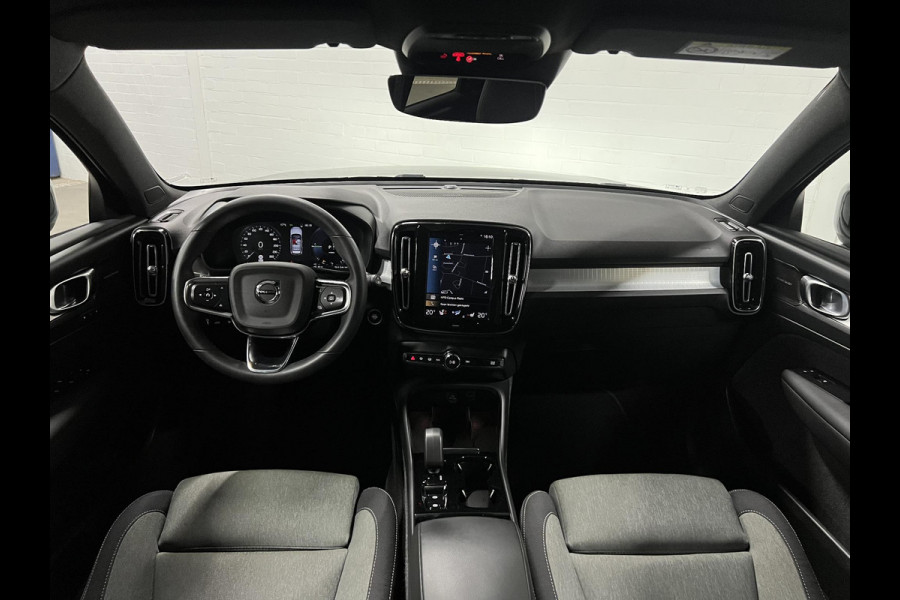 Volvo XC40 T4 RECHARGE PLUS DARK Trekhaak | Stoel-/stuurverwarming | Cruise control | Achteruitrij camera | Carplay