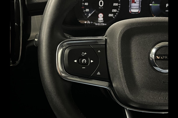 Volvo XC40 T4 RECHARGE PLUS DARK Trekhaak | Stoel-/stuurverwarming | Cruise control | Achteruitrij camera | Carplay