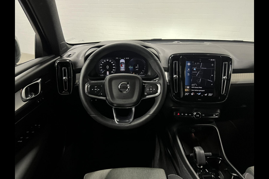 Volvo XC40 T4 RECHARGE PLUS DARK Trekhaak | Stoel-/stuurverwarming | Cruise control | Achteruitrij camera | Carplay