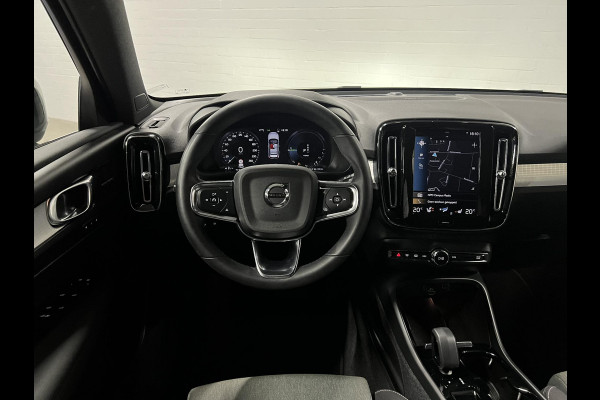 Volvo XC40 T4 RECHARGE PLUS DARK Trekhaak | Stoel-/stuurverwarming | Cruise control | Achteruitrij camera | Carplay