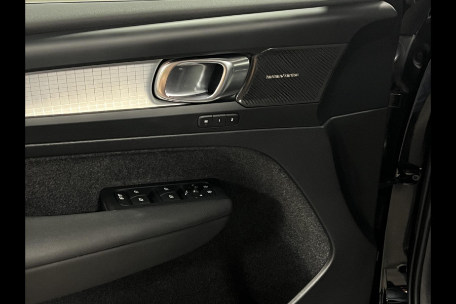 Volvo XC40 T4 RECHARGE PLUS DARK Trekhaak | Stoel-/stuurverwarming | Cruise control | Achteruitrij camera | Carplay