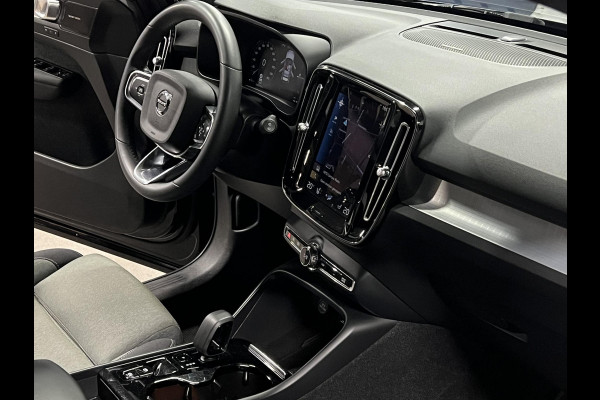 Volvo XC40 T4 RECHARGE PLUS DARK Trekhaak | Stoel-/stuurverwarming | Cruise control | Achteruitrij camera | Carplay
