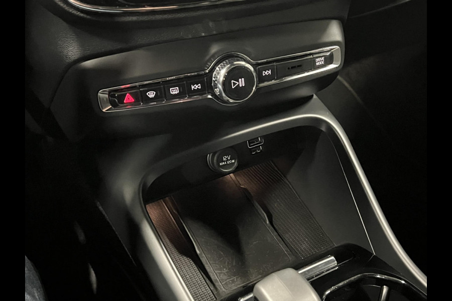 Volvo XC40 T4 RECHARGE PLUS DARK Trekhaak | Stoel-/stuurverwarming | Cruise control | Achteruitrij camera | Carplay