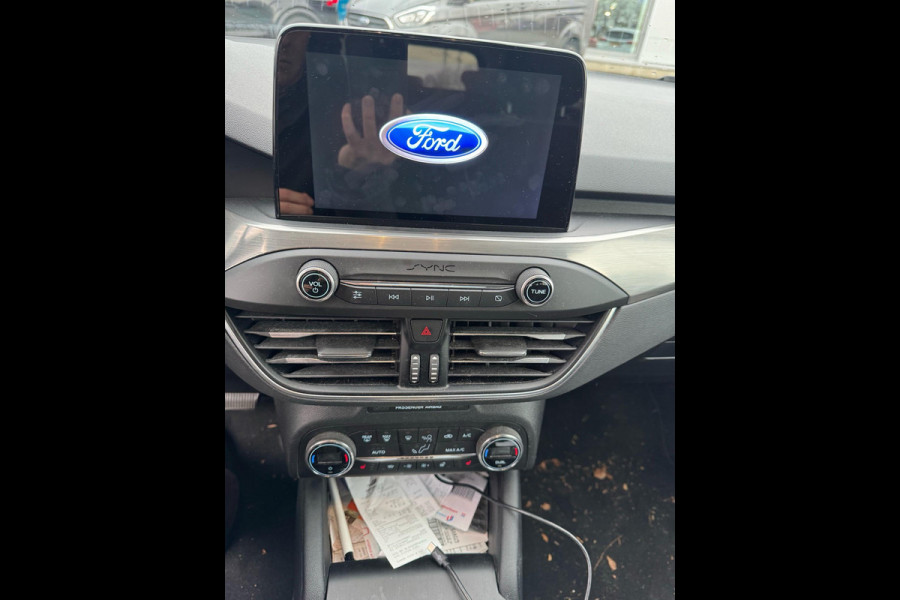 Ford FOCUS Wagon 1.0 EcoBoost Titanium Business | Winter pakket | Dealer onderhouden