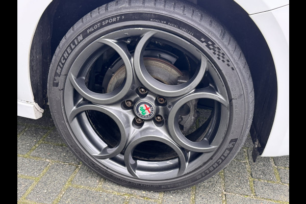 Alfa Romeo Giulietta 1.6 JTDm Sport | Meer foto's volgen! | Let op, rijdende auto, niet altijd aanwezig!