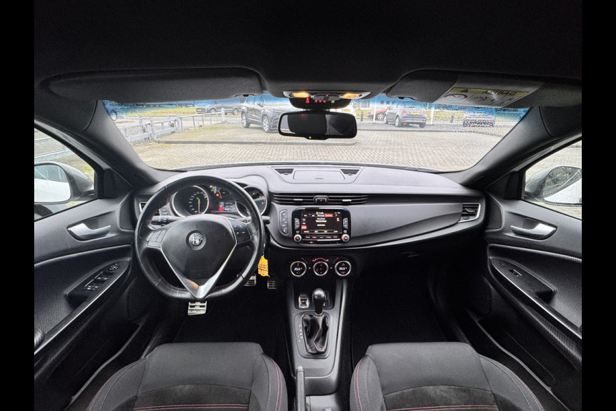 Alfa Romeo Giulietta 1.6 JTDm Sport | Meer foto's volgen! | Let op, rijdende auto, niet altijd aanwezig!