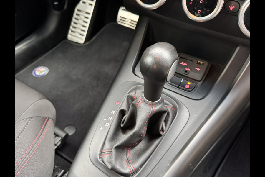 Alfa Romeo Giulietta 1.6 JTDm Sport | Meer foto's volgen! | Let op, rijdende auto, niet altijd aanwezig!