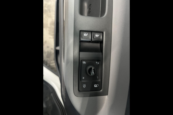 Volkswagen ID. Buzz Cargo L1H1 204 pk 77 kWh PRO Adaptive Cruise Trekhaak PDC Camera Keyless