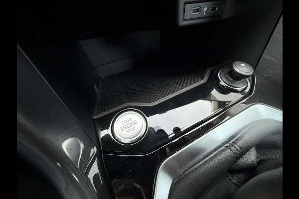 Volkswagen T-Roc 1.5 TSI DSG 150pk Acc|Camera|CarPlay|IQ_Light|Navi