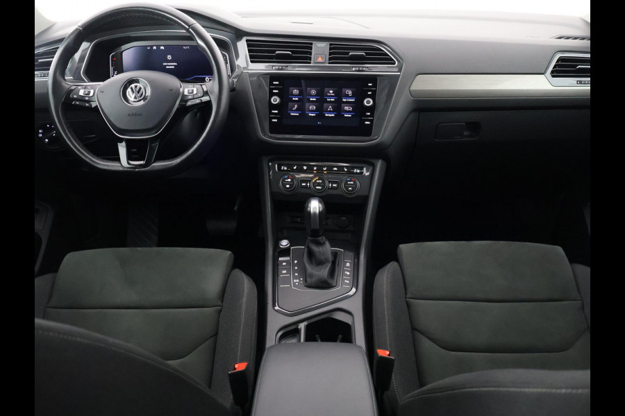 Volkswagen Tiguan Allspace 1.5 TSI AUTOMAAT.7 ZITS.GARANTIE 10-2030* PANODAK .PDC V+A. APPLE/ANDROID. STOELVERWARMING ETC ETC