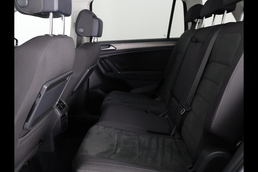Volkswagen Tiguan Allspace 1.5 TSI AUTOMAAT.7 ZITS.GARANTIE 10-2030* PANODAK .PDC V+A. APPLE/ANDROID. STOELVERWARMING ETC ETC