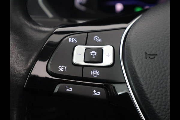 Volkswagen Tiguan Allspace 1.5 TSI AUTOMAAT.7 ZITS.GARANTIE 10-2030* PANODAK .PDC V+A. APPLE/ANDROID. STOELVERWARMING ETC ETC