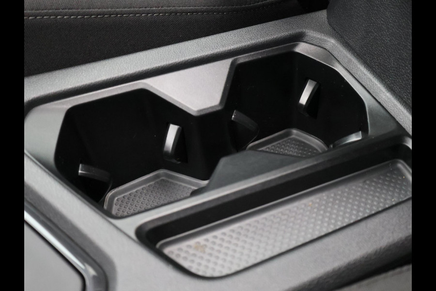 Volkswagen Tiguan Allspace 1.5 TSI AUTOMAAT.7 ZITS.GARANTIE 10-2030* PANODAK .PDC V+A. APPLE/ANDROID. STOELVERWARMING ETC ETC