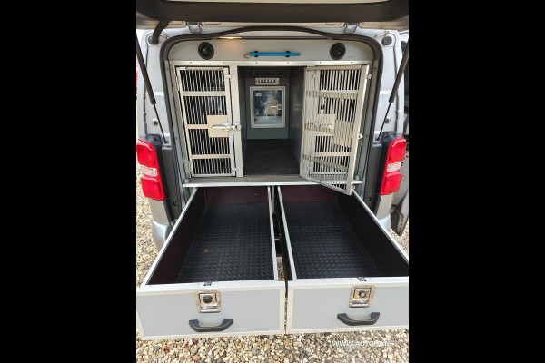 Citroën Jumpy 2.0 BlueHDI 180 PK AUTOMAAT , 1e Eig Ex overheid. Euro 6 , lengte 2 , honden inrichting ,