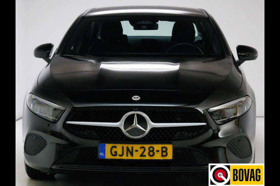 Mercedes-Benz A-Klasse 180 Star Edition | Facelift | 1/2 Leder | Sport stoelen | Led | Cruise control | Camera | PDC V+A, Stoelverwarming