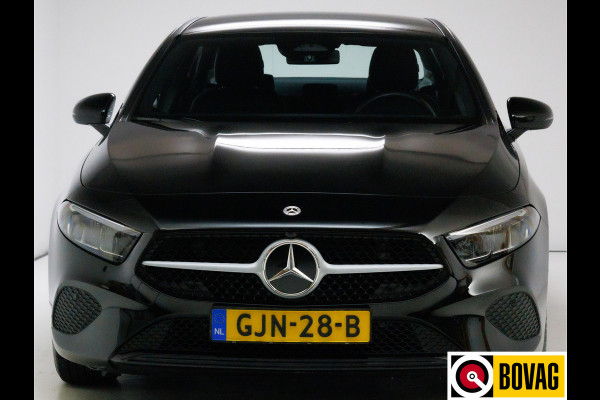 Mercedes-Benz A-Klasse 180 Star Edition | Facelift | 1/2 Leder | Sport stoelen | Led | Cruise control | Camera | PDC V+A, Stoelverwarming