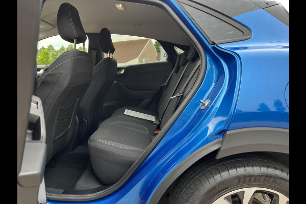 Ford Puma 1.0 EcoBoost Hybrid Titanium 125pk | Winterpack | SYNC 3 Navigatie | Parkeersensoren achter | Contrasterend Dak |