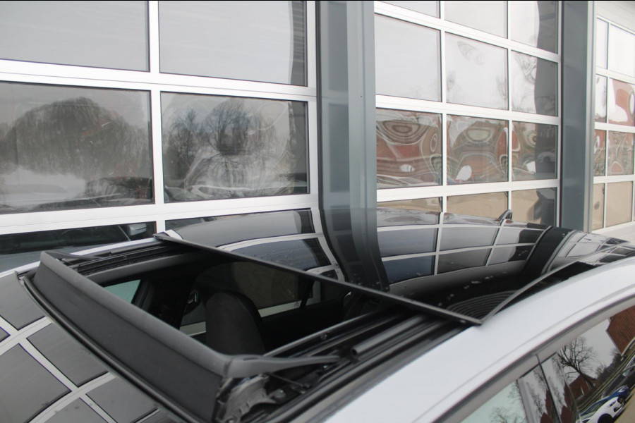 Volkswagen Golf 1.5 eTSI R-Line| Pano | HUD | HK | IQ | Elek trekhaak