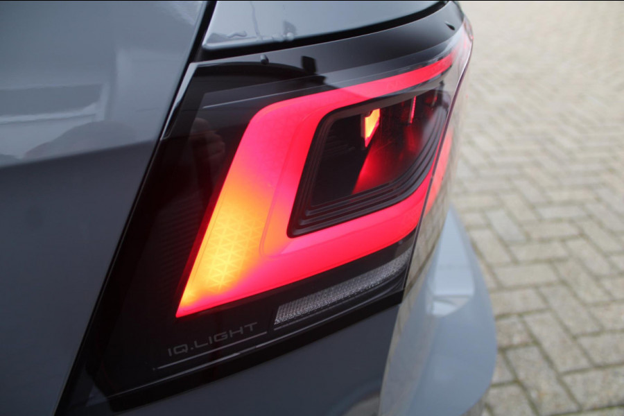 Volkswagen Golf 1.5 eTSI R-Line| Pano | HUD | HK | IQ | Elek trekhaak