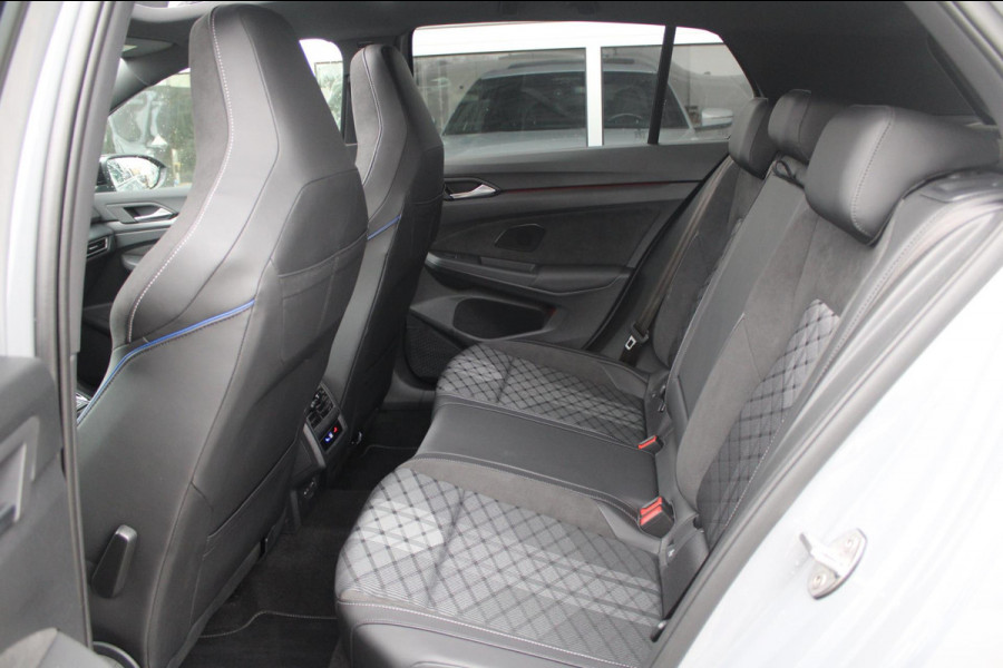 Volkswagen Golf 1.5 eTSI R-Line| Pano | HUD | HK | IQ | Elek trekhaak