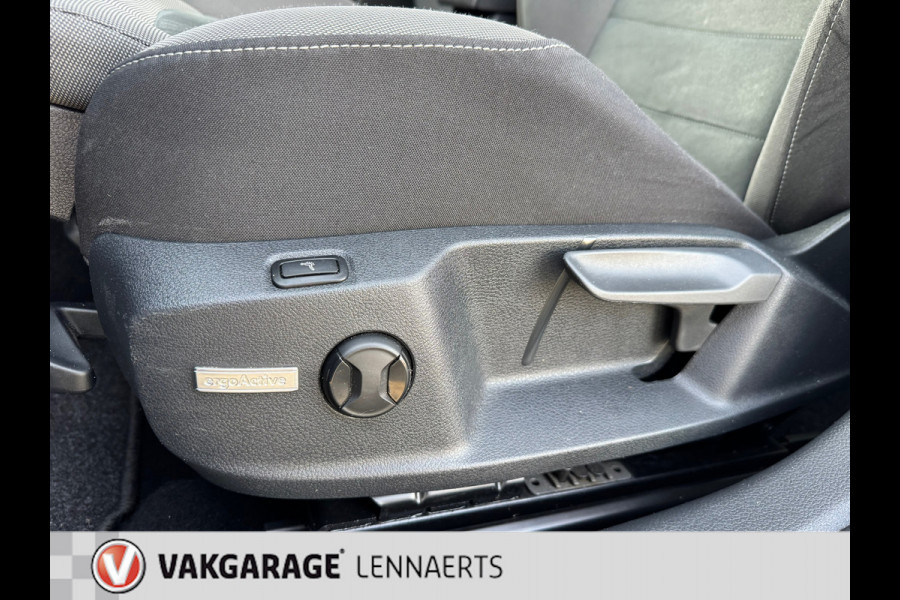 Volkswagen Golf 1.0 TSI Comfortline ac/navi/pdc,ect. Rijklaarprijs / 12 mnd Bovag garantie