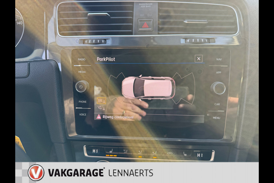 Volkswagen Golf 1.0 TSI Comfortline ac/navi/pdc,ect. Rijklaarprijs / 12 mnd Bovag garantie