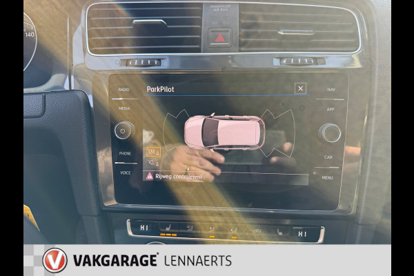 Volkswagen Golf 1.0 TSI Comfortline ac/navi/pdc,ect. Rijklaarprijs / 12 mnd Bovag garantie