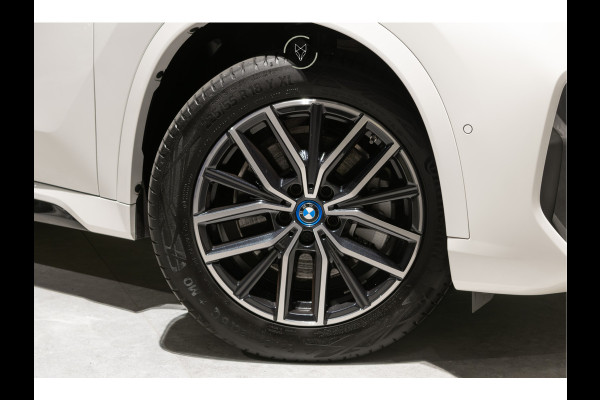 BMW iX1 xDrive30 M-sport Launch Edition 67 kWh H/K|Pano|Massage|Incl. BTW