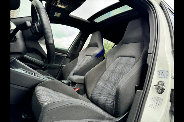 Volkswagen Golf 1.4 eHybrid GTE Pano/HuD/Camera/Matrix
